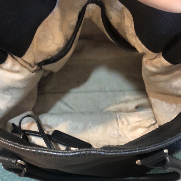 💙Michael Kors Lock Black Chain Tote  Bag! Please see description! Leather Bag! - Picture 14 of 14